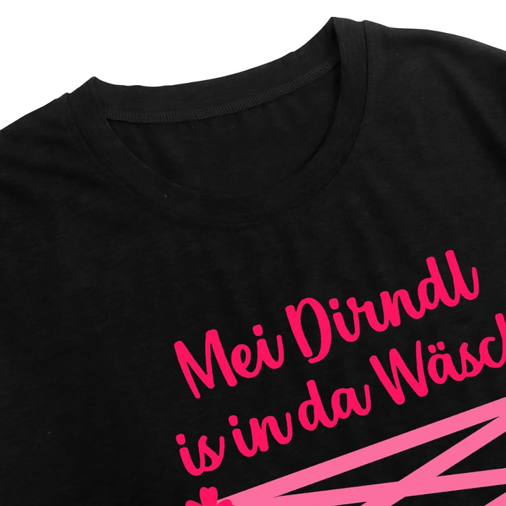 Monika Oktoberfest T-Shirt | Witziges Dirndl-Schnürung Shirt für Damen