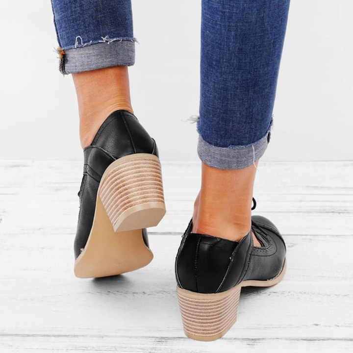 Emma Oktoberfest Schuhe | Vintage Trachten-Pumps mit Schnürung in Wildleder-Optik für Damen