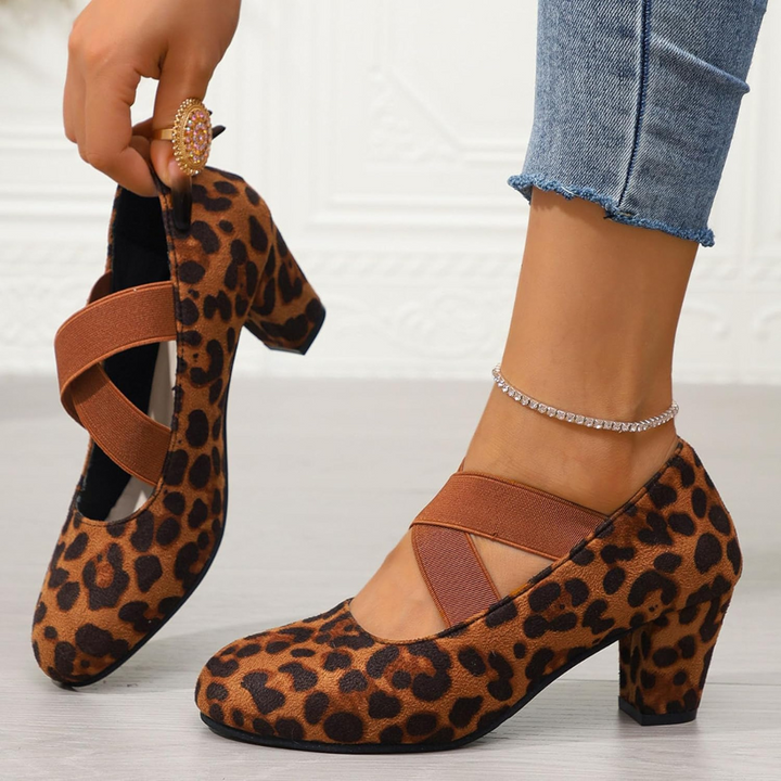 Franziska Oktoberfest Pumps | Trendige Leoparden-Samt Pumps mit Riemchen für Damen