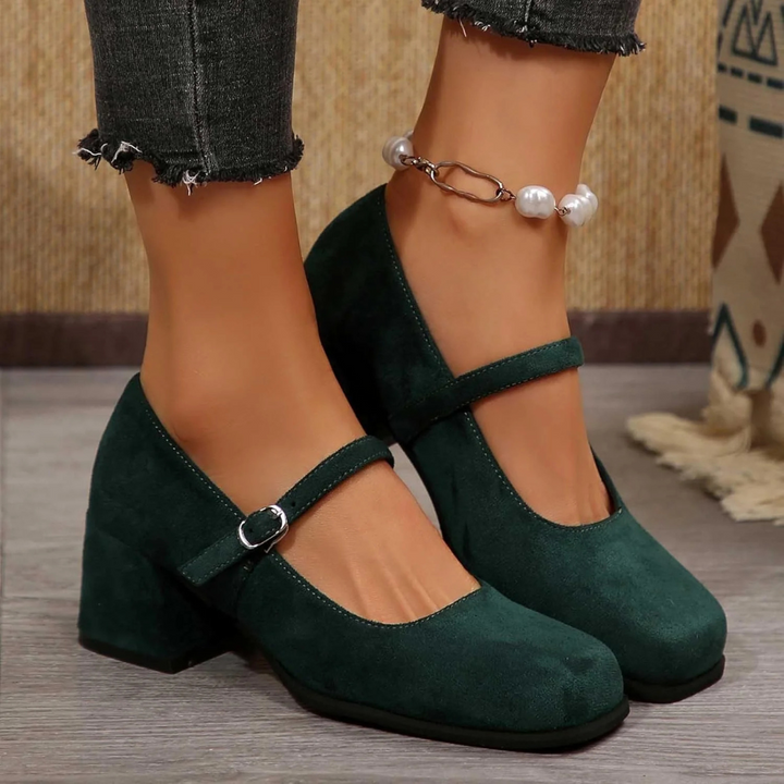 Viktoria Oktoberfest Pumps | Festliche Wildlederlook-Spangenpumps mit Schnalle für Damen