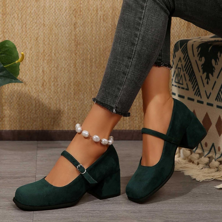 Viktoria Oktoberfest Pumps | Festliche Wildlederlook-Spangenpumps mit Schnalle für Damen