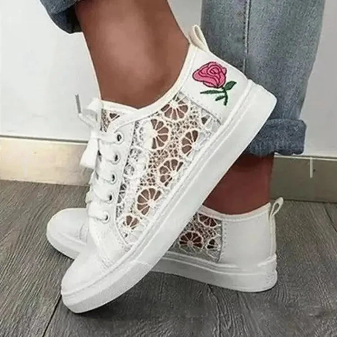 Caroline Spitzensneaker Oktoberfest | Trendige Damen Sneaker mit Spitzendetails