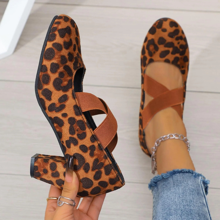 Franziska Oktoberfest Pumps | Trendige Leoparden-Samt Pumps mit Riemchen für Damen