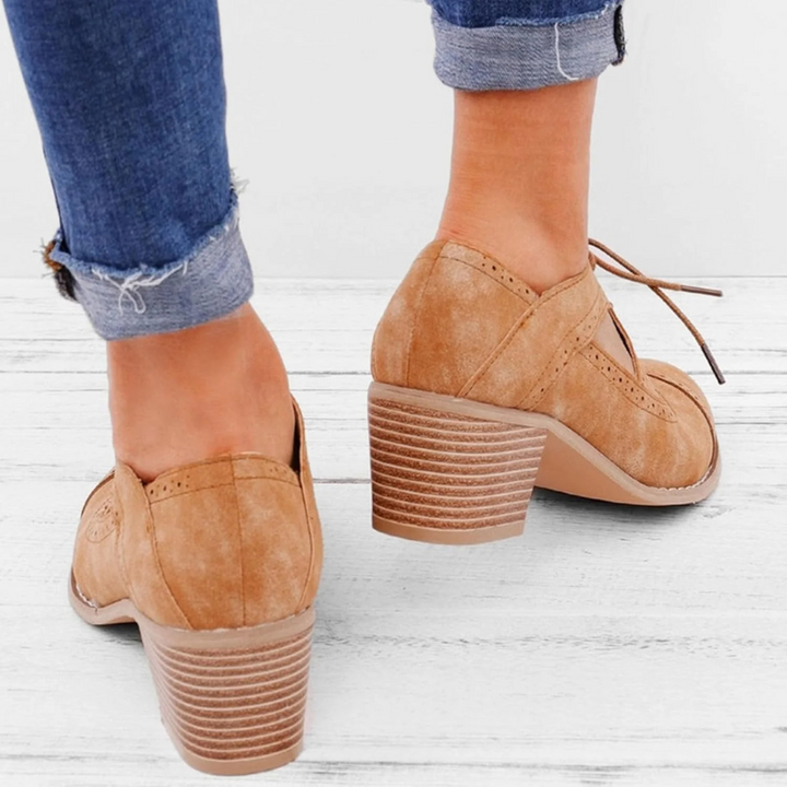 Emma Oktoberfest Schuhe | Vintage Trachten-Pumps mit Schnürung in Wildleder-Optik für Damen