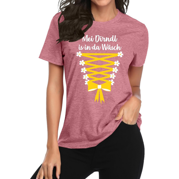 Monika Oktoberfest T-Shirt | Witziges Dirndl-Schnürung Shirt für Damen