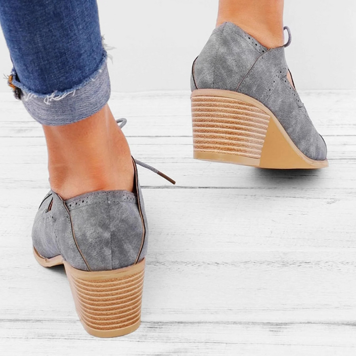 Emma Oktoberfest Schuhe | Vintage Trachten-Pumps mit Schnürung in Wildleder-Optik für Damen