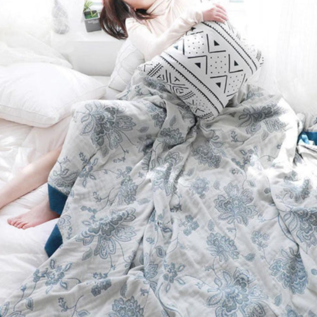 Floral Dream Komfort-Decke | Atmungsaktive Baumwoll-Wurfdecke mit Blütenmuster für Ganzjahreskomfort