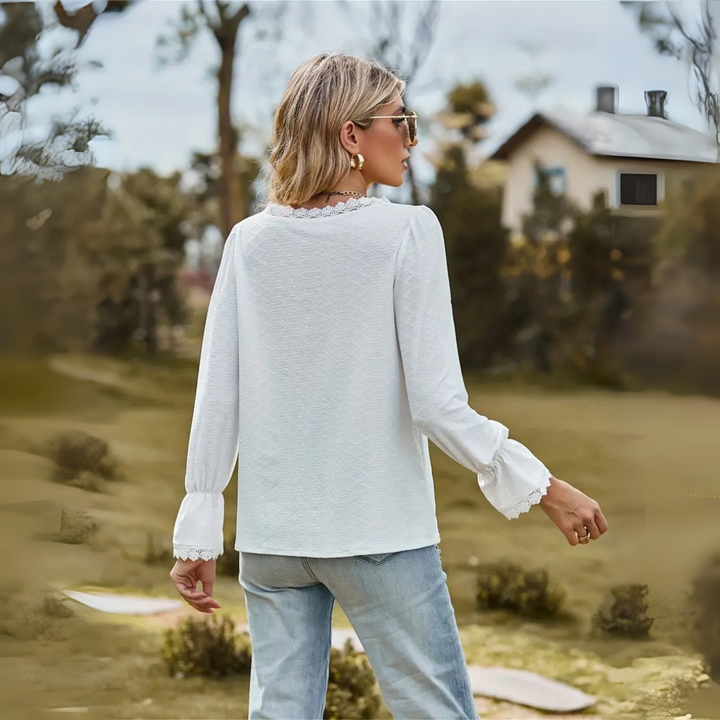 Amelie Bluse | Leichte Sommer-Spitzendetail-Bluse im Vintage-Stil für Frauen