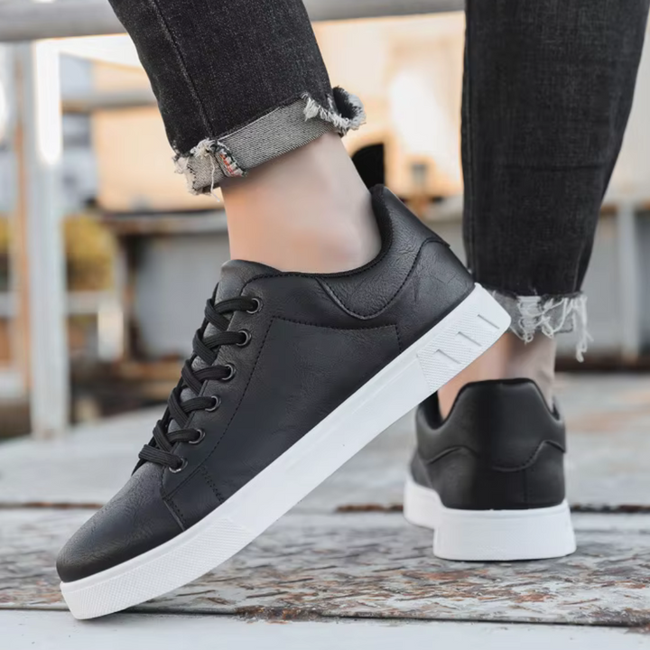 Leon Casual Sneaker | Flacher Herren Sneaker mit atmungsaktivem Kunstleder