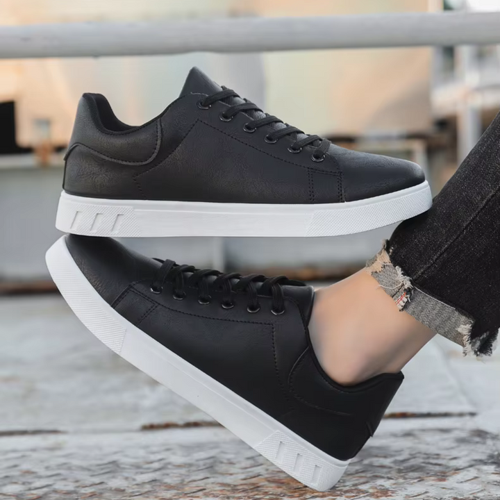 Leon Casual Sneaker | Flacher Herren Sneaker mit atmungsaktivem Kunstleder