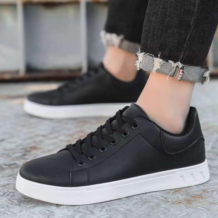 Leon Casual Sneaker | Flacher Herren Sneaker mit atmungsaktivem Kunstleder