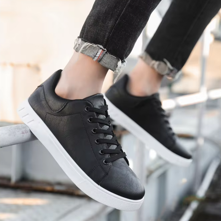 Leon Casual Sneaker | Flacher Herren Sneaker mit atmungsaktivem Kunstleder