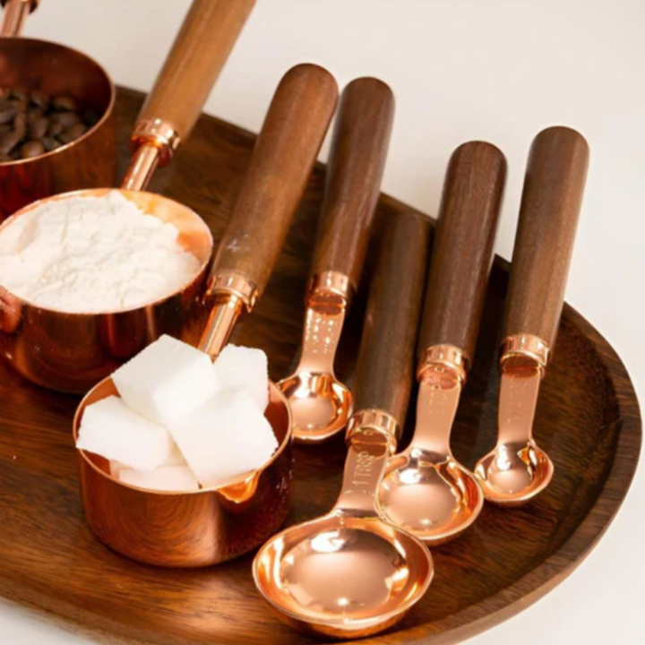 Kupfer-Messbecher-Set | Hochwertiges Edelstahl-Küchenbesteck mit Walnussholz-Griffen