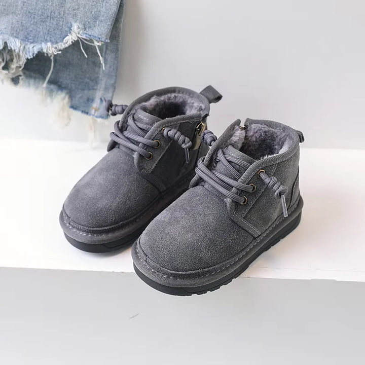 Kinder Muggies | Warm gefütterte Kinderschuhe mit Profilsohle und Schnürsenkeln