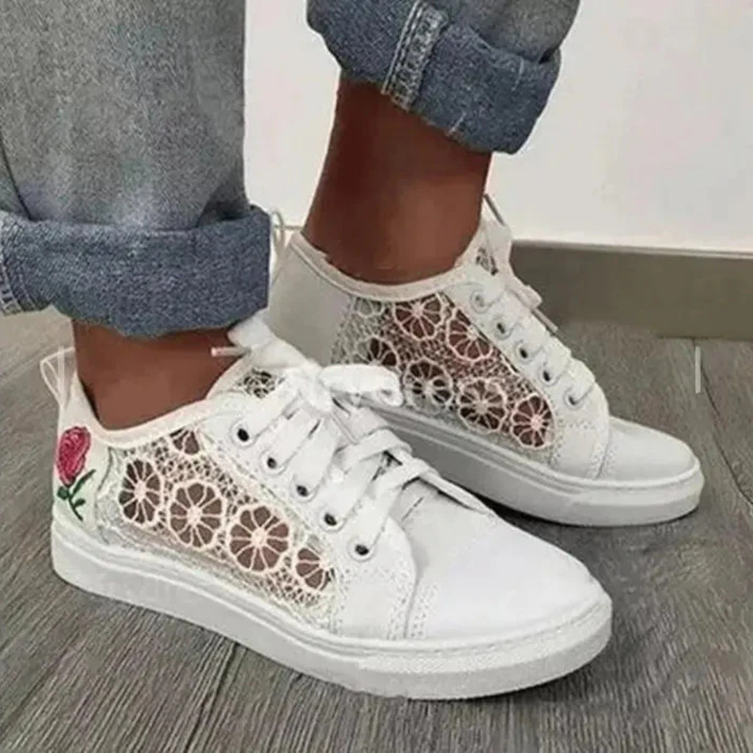 Caroline Spitzensneaker Oktoberfest | Trendige Damen Sneaker mit Spitzendetails