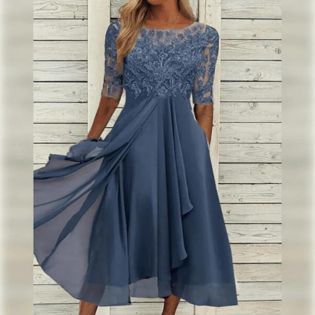Elegantes blaues Abendkleid mit Spitzenoberteil und fließendem Chiffonrock, dreiviertelärmel, ideal für formelle Anlässe und Hochzeiten.