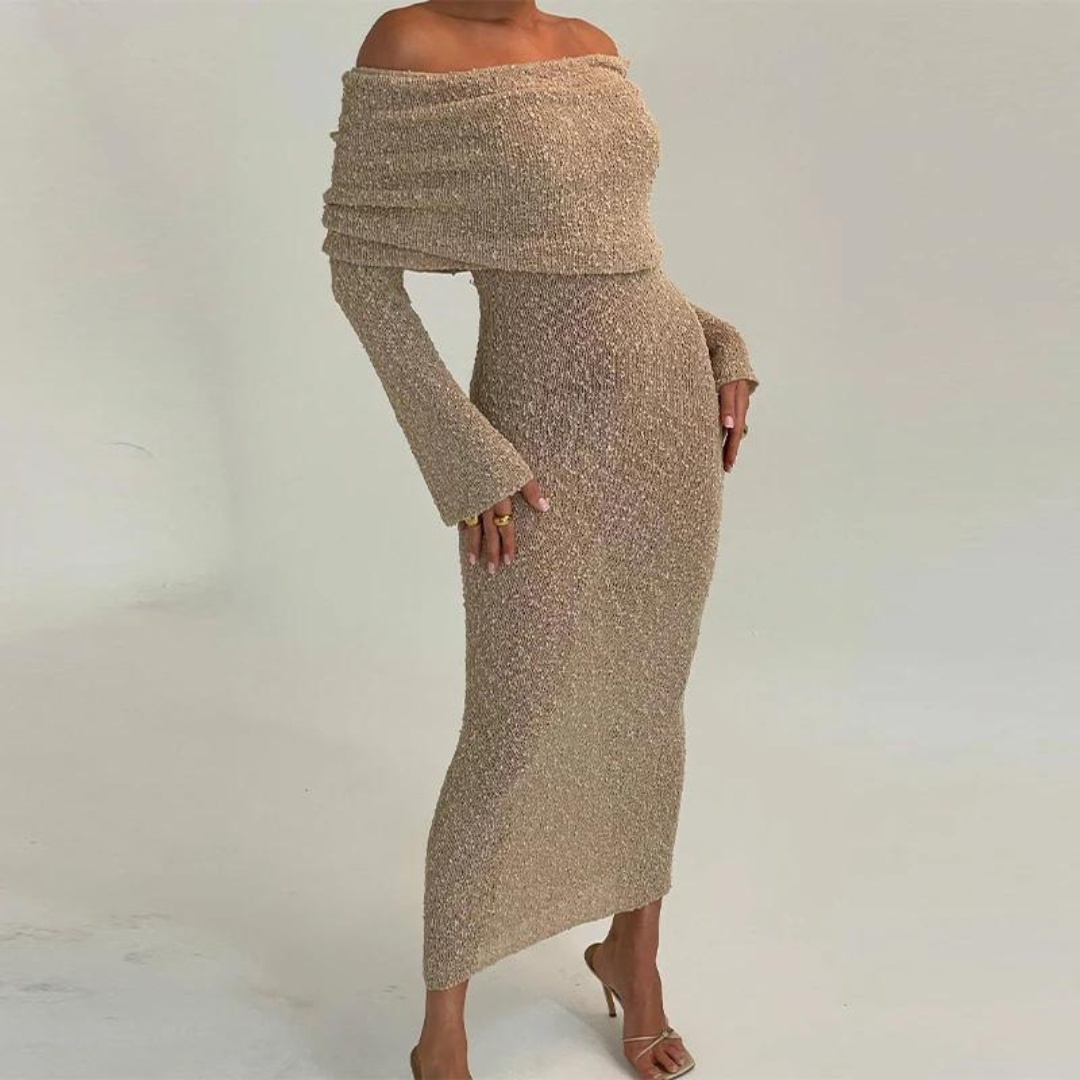 Elegantes, schulterfreies, glitzerndes Abendkleid in Beige, figurbetont, mit langen Ärmeln. Perfekt für festliche Anlässe und modische Events.