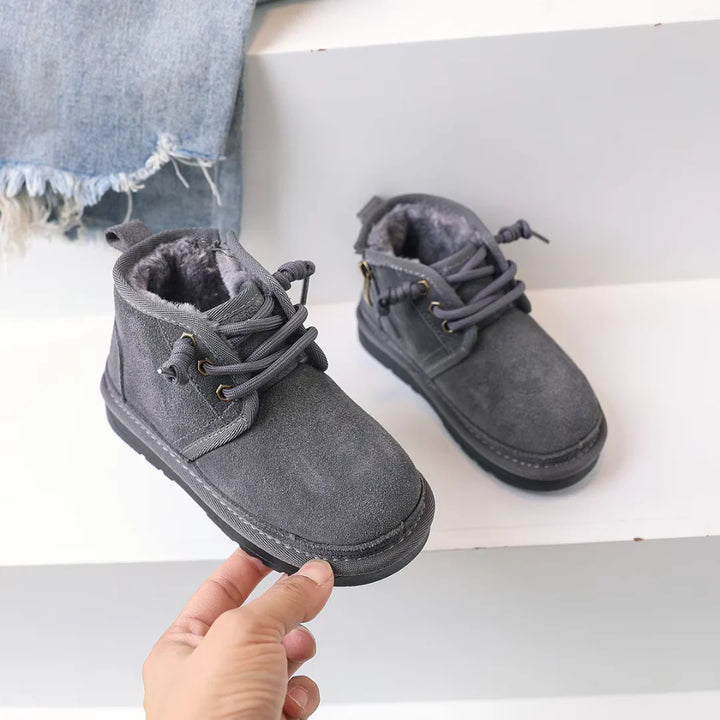 Kinder Muggies | Warm gefütterte Kinderschuhe mit Profilsohle und Schnürsenkeln
