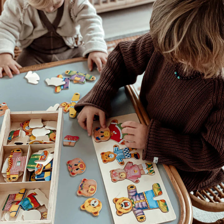 Verkleide-Freunde Holzpuzzle