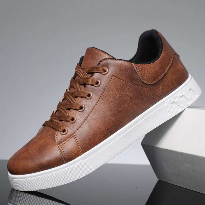 Leon Casual Sneaker | Flacher Herren Sneaker mit atmungsaktivem Kunstleder