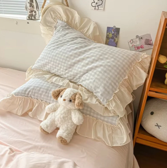 Gingham Rüschen-Bettwäsche-Set | Verspieltes Karo im Landhausstil