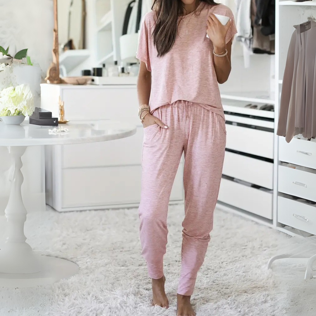 Evelyn Loungewear | Einfarbiges Damen Relax-Outfit