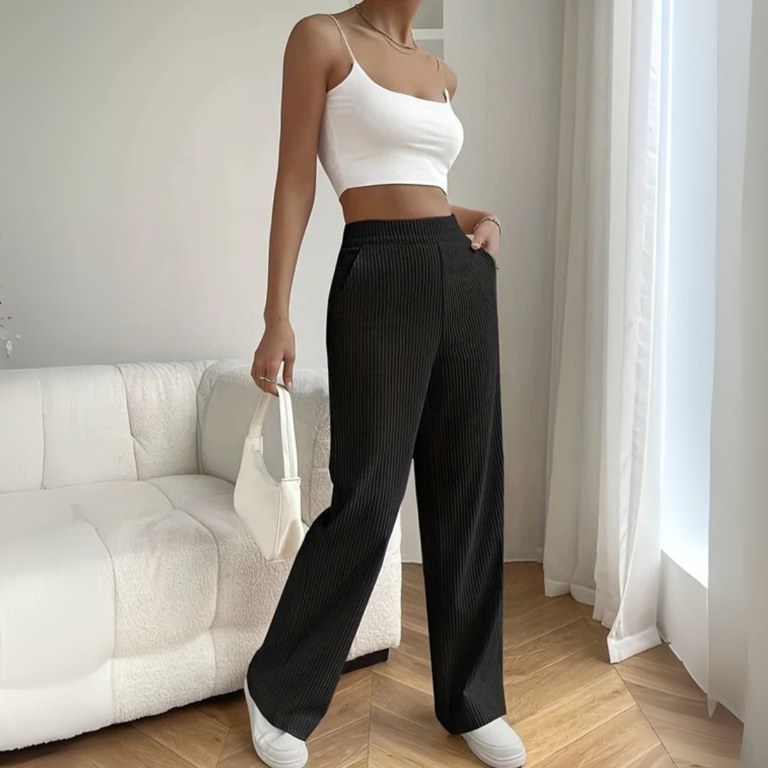 Flared Cordhose für den Herbst - Stilvolle Bundfaltenhose mit hoher Taille für Damen