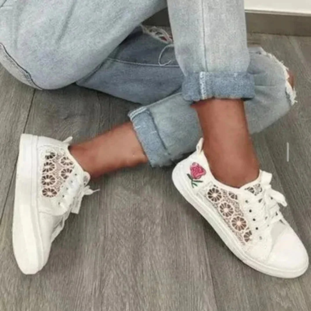Caroline Spitzensneaker Oktoberfest | Trendige Damen Sneaker mit Spitzendetails