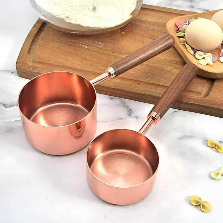 Kupfer-Messbecher-Set | Hochwertiges Edelstahl-Küchenbesteck mit Walnussholz-Griffen