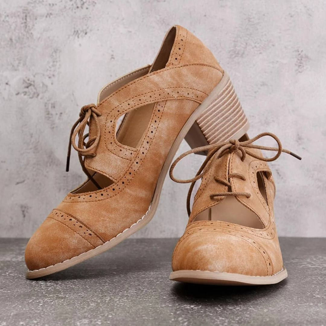 Emma Oktoberfest Schuhe | Vintage Trachten-Pumps mit Schnürung in Wildleder-Optik für Damen