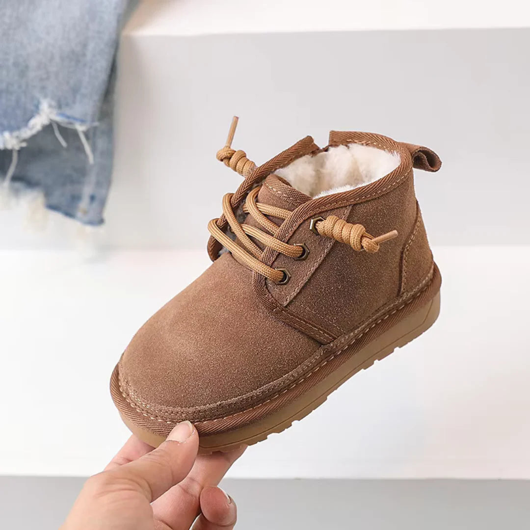 Kinder Muggies | Warm gefütterte Kinderschuhe mit Profilsohle und Schnürsenkeln