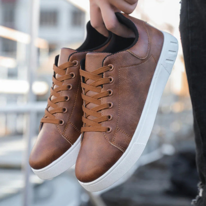Leon Casual Sneaker | Flacher Herren Sneaker mit atmungsaktivem Kunstleder