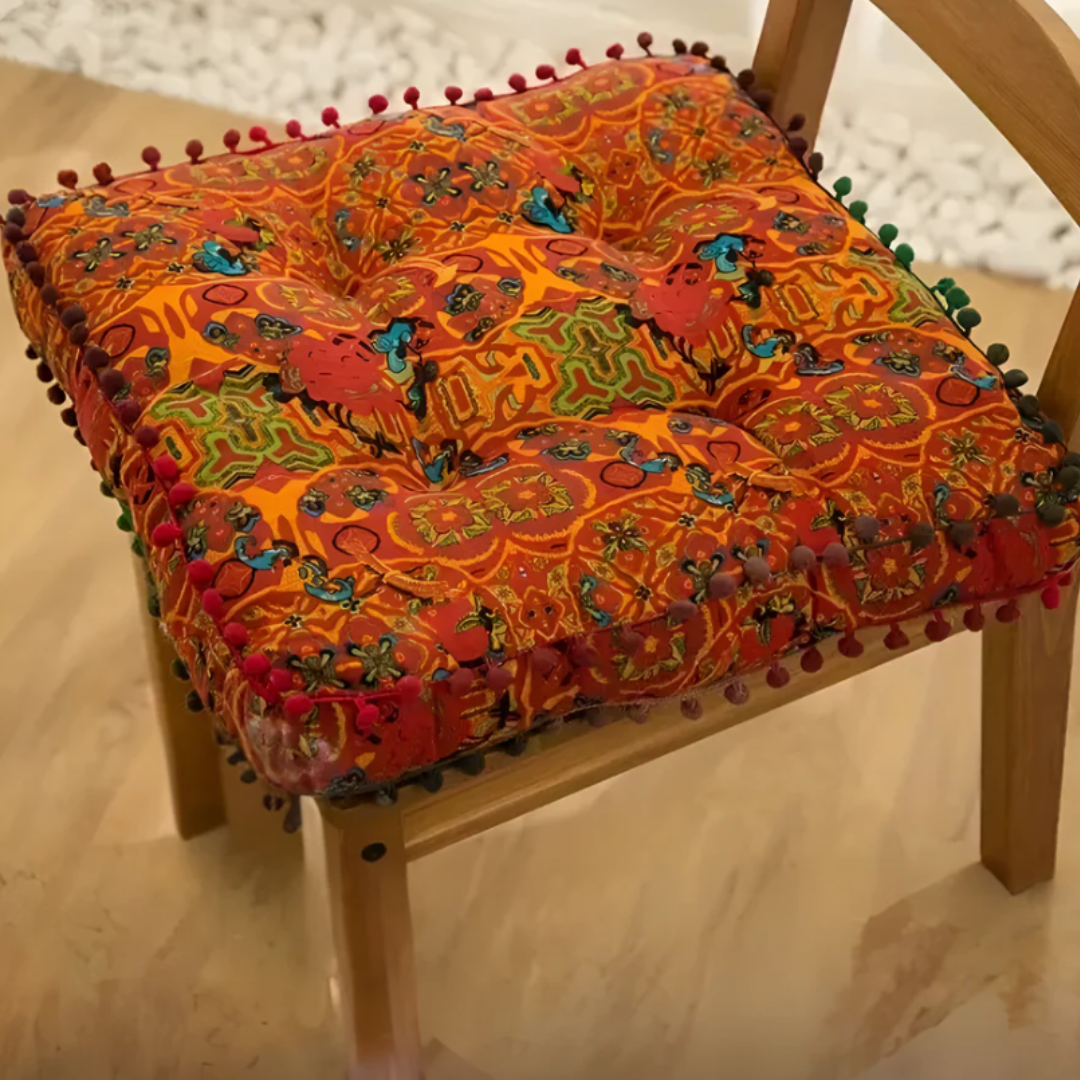 Böhmisches Bodenkissen mit Stickerei | Kunstvolles Sitzkissen mit orientalischen Mustern für Zuhause