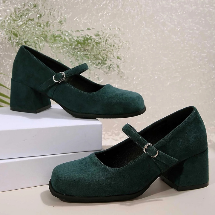 Viktoria Oktoberfest Pumps | Festliche Wildlederlook-Spangenpumps mit Schnalle für Damen