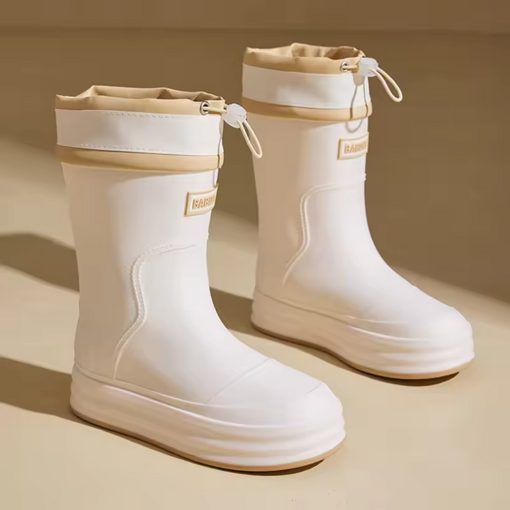 Regenstiefel für den Herbst - Beige Gummistiefel mit kontrastierenden Streifen und flacher Sohle für Damen