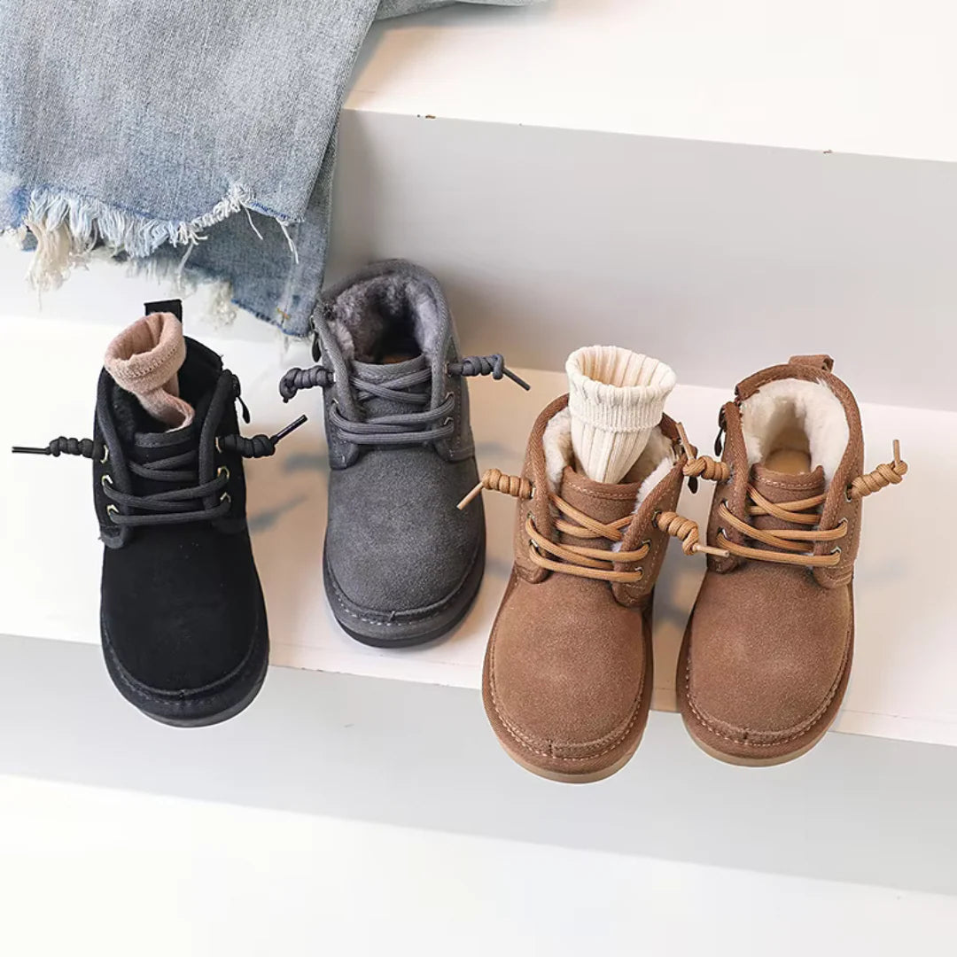 Kinder Muggies | Warm gefütterte Kinderschuhe mit Profilsohle und Schnürsenkeln