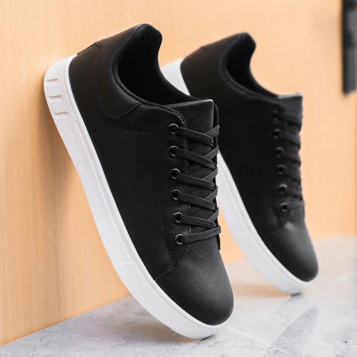 Leon Casual Sneaker | Flacher Herren Sneaker mit atmungsaktivem Kunstleder
