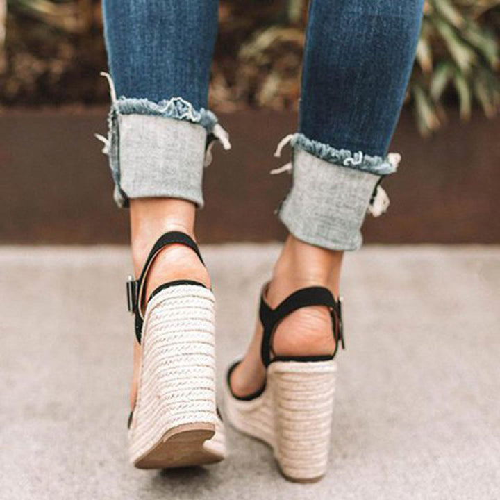 Sommer-Keilsandalen | Elegante Frauenschuhe mit Gürtel