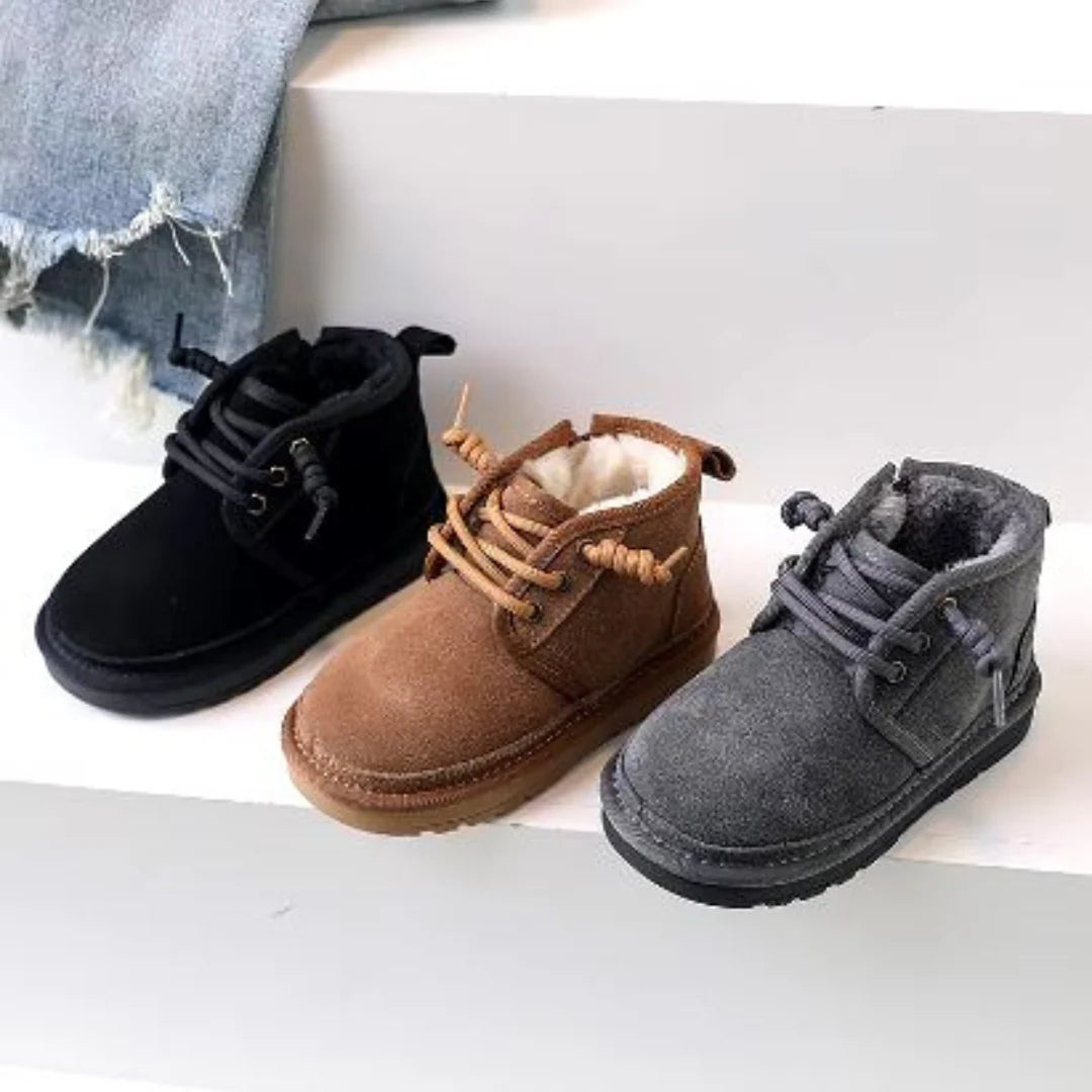 Kinder Muggies | Warm gefütterte Kinderschuhe mit Profilsohle und Schnürsenkeln
