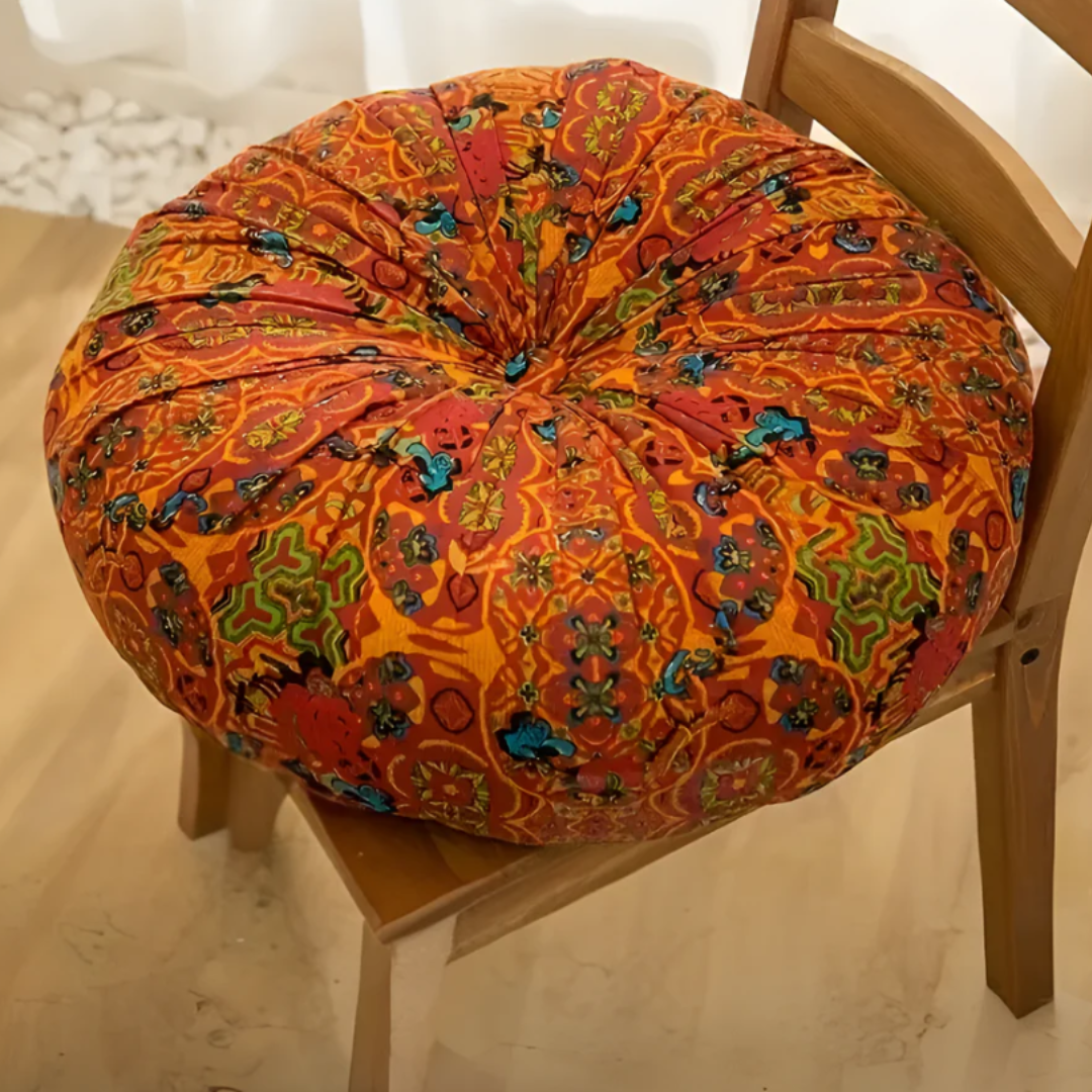 Böhmisches Bodenkissen mit Stickerei | Kunstvolles Sitzkissen mit orientalischen Mustern für Zuhause