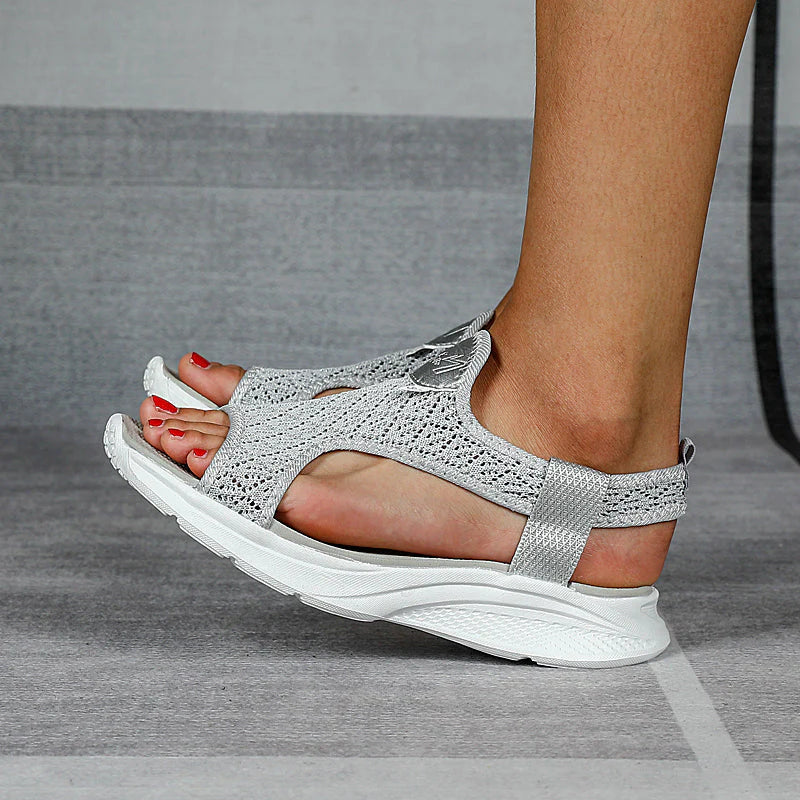 Damen-Sandalen mit Keilabsatz, graues Strickdesign, offene Zehen, bequeme Passform, ideal für Sommermode und Freizeitkleidung.