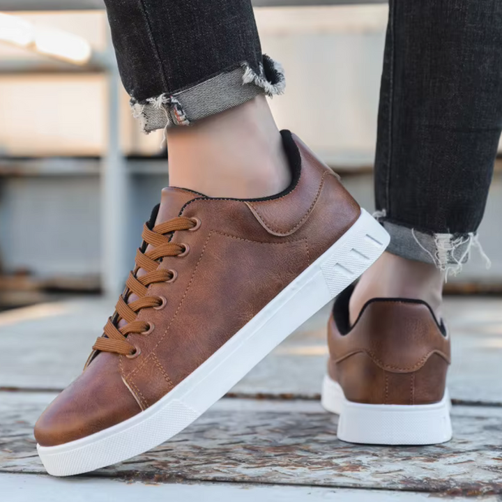 Leon Casual Sneaker | Flacher Herren Sneaker mit atmungsaktivem Kunstleder