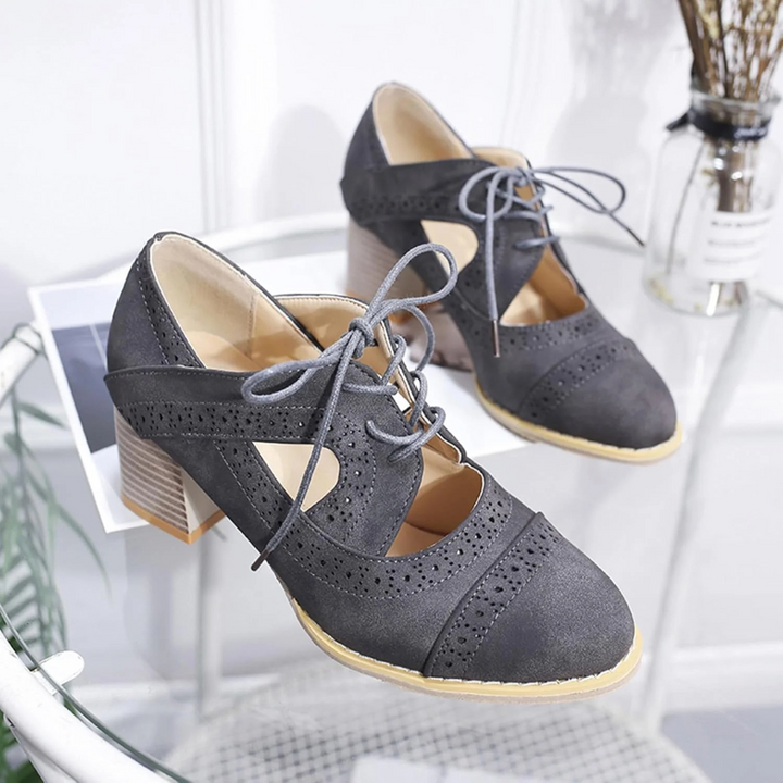 Emma Oktoberfest Schuhe | Vintage Trachten-Pumps mit Schnürung in Wildleder-Optik für Damen