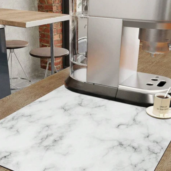 Premium Marmordruck Geschirrtrockenmatte | Spritzwasserfeste Küchenmatte mit Antirutschbasis