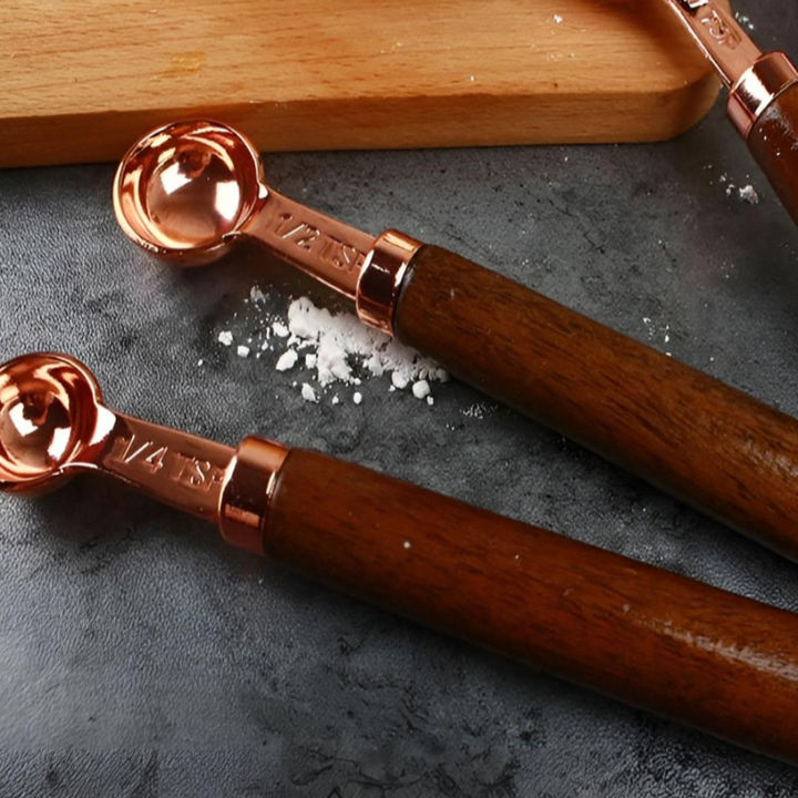 Kupfer-Messbecher-Set | Hochwertiges Edelstahl-Küchenbesteck mit Walnussholz-Griffen