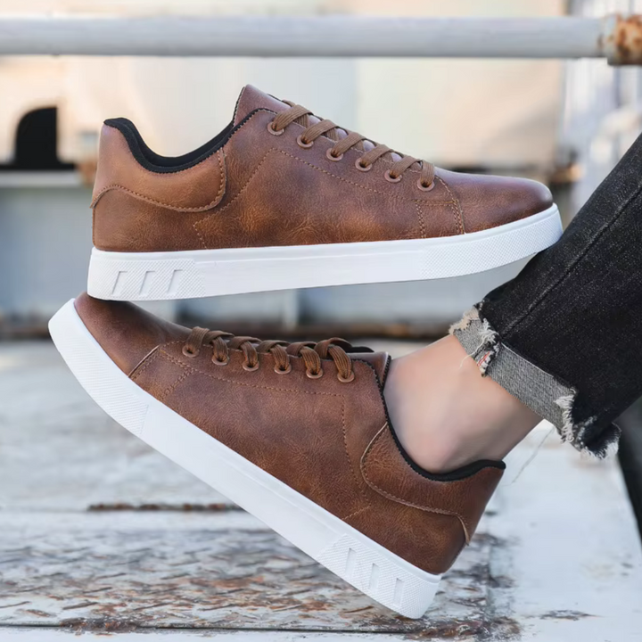 Leon Casual Sneaker | Flacher Herren Sneaker mit atmungsaktivem Kunstleder