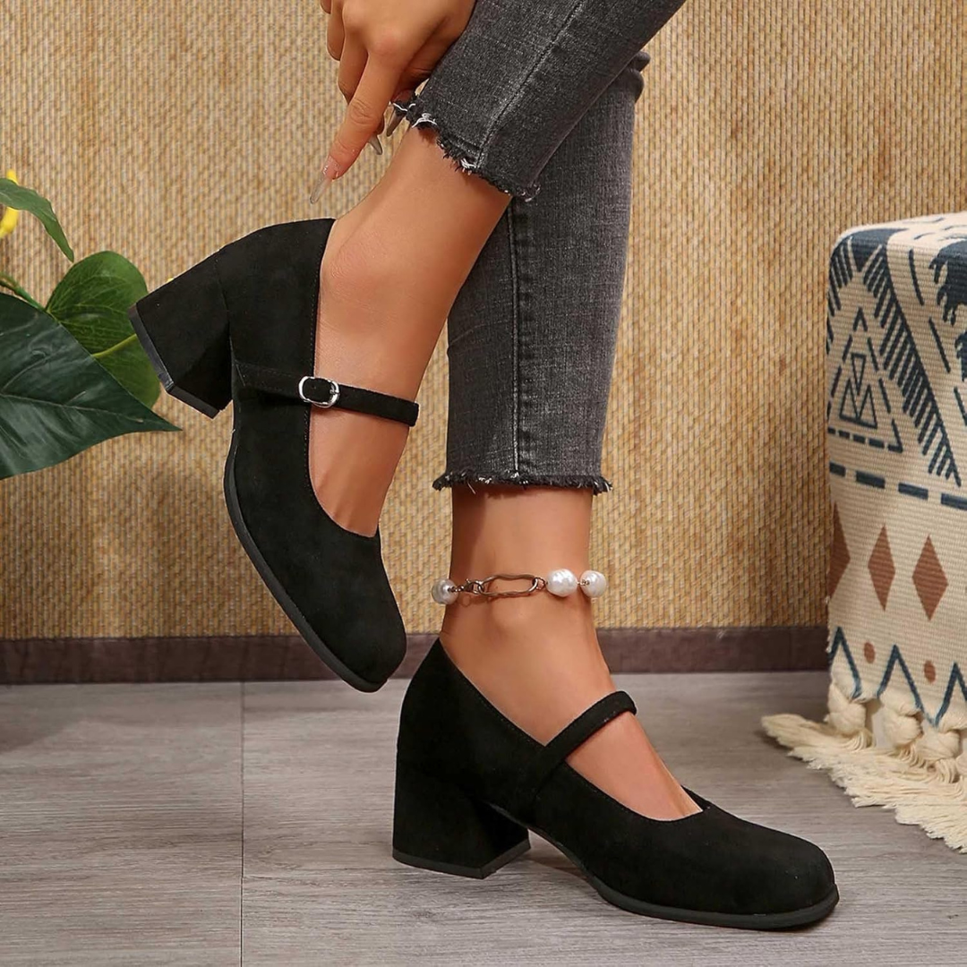 Viktoria Oktoberfest Pumps | Festliche Wildlederlook-Spangenpumps mit Schnalle für Damen