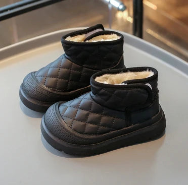 Comfy Stiefel | Warme gefütterte Kinderstiefel mit weiter Öffnung für jede Fußform