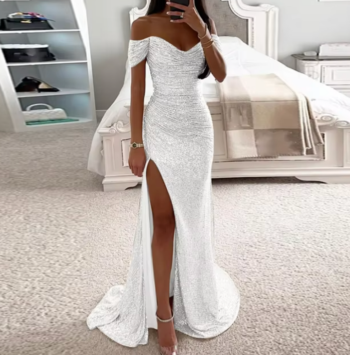Hilda Kleid | Atemberaubendes schulterfreies Maxikleid mit Pailletten und Falten