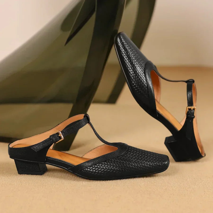 Schwarze Damen-Slingback-Schuhe mit Blockabsatz und geflochtenem Design, elegant und modern, ideal für stilvolle Anlässe und modische Outfits.
